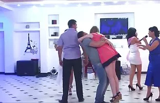 લગ્ન સમયે અપસ્કીર્ટ
