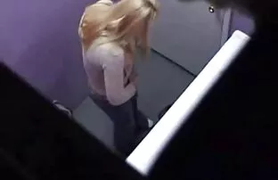 ટેનિંગ સલૂન જાસૂસ