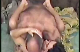 કલાપ્રેમી પોલિશ કેટ બૂબ ચૂસે છે અને મિશનરી fucked.