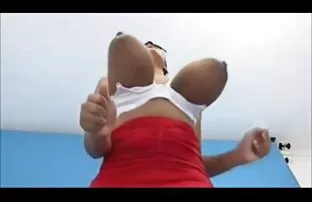 ទឹករលកលោតចេញមកយ៉ាងសិចស៊ី