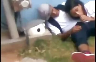 તે નખ! બહાર નોકરી તમાચો