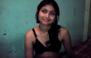 ક Banglaલેજના મિત્રને ડિક ફ્લશ કરતી બાંગ્લા દેશી છોકરી