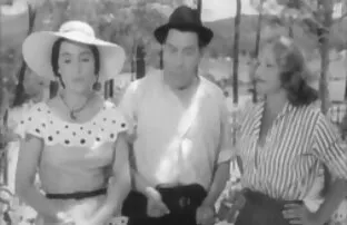 1958 ની ફ્રેન્ચ ફિલ્મ દરમિયાન અમેઝિંગ નગ્નતા