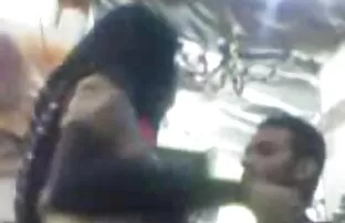આરબ boobs suck