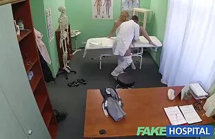 સફળ મંતવ્ય જેવા હોટ સોનેરી