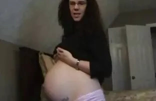 ગર્ભવતી slut પતિ
