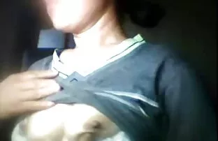 જ્યારે ચાઇનીઝ છોકરી સ્તન ભડકે છે
