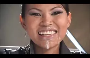 ફેશિયલ - એશિયન ન્યૂઝ સ્પીકર્સની જેમ