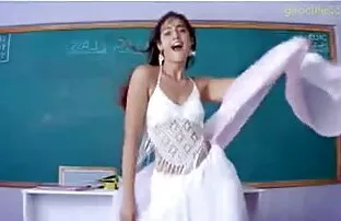 એક શિક્ષક તરીકે અભિનેત્રી ઇલિયાના