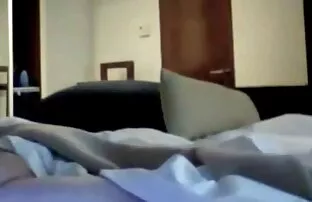 હોટેલ નોકરડી આંચકો મારતો