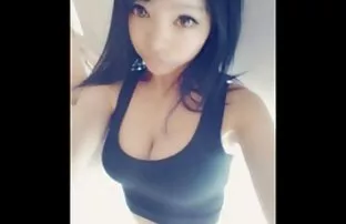 ગરમ એન્જેલા લી