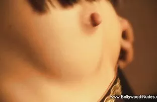 હોટ શ્યામાનું સેક્સી બેલી ડાન્સ
