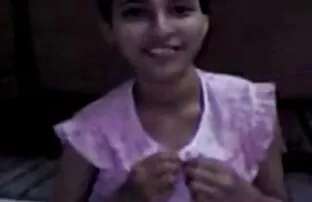 સુંદર જાયન્ટ વુમન