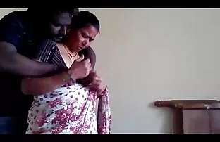 વૃદ્ધ મહિલાને યુવક દ્વારા ચૂડેલ છે.