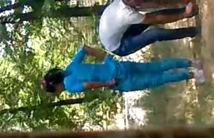 ઉદ્યાનમાં પ્રેમીઓ
