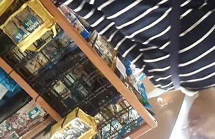 લેહેંગામાં જાપાની મિલ્ફ