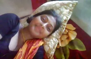 សិចស៊ី desi bengali ជាមួយនឹងសុដន់ដ៏សិចស៊ីបង្ហាញរាង