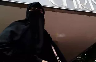 હિજાબ કૂતરી 005