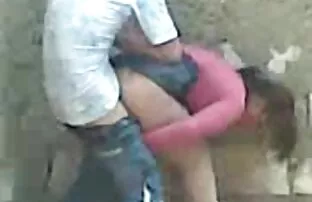 સેક્સ આઉટડોર ટીન